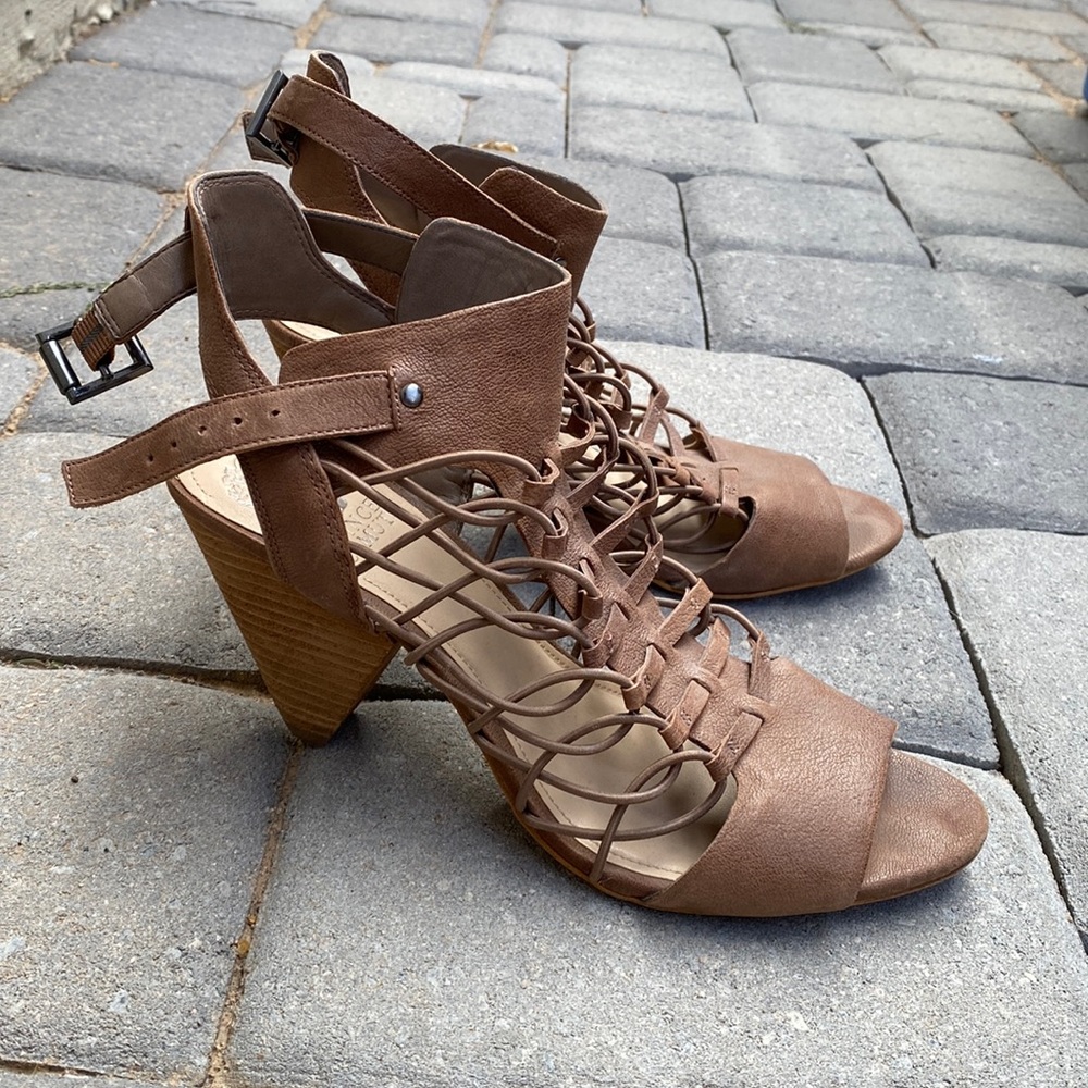 Vince camuto heels 9.5